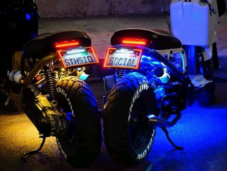 Motorcycle sales tag lights